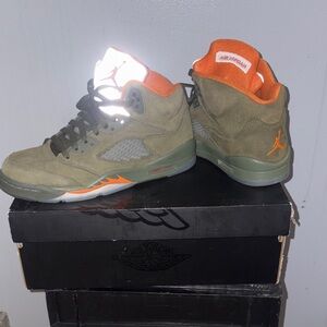 Jordan Men's Khaki and Bright Orange Sneakers